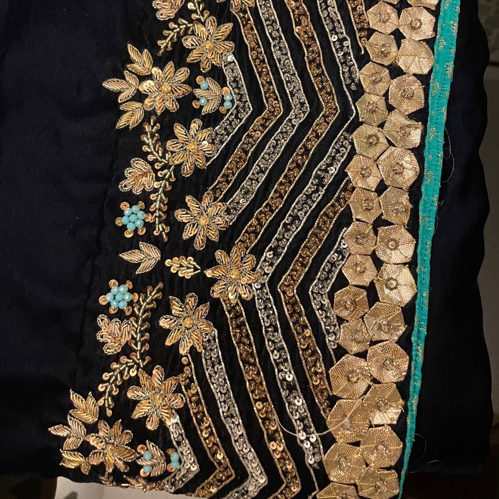 Zardozi velvet shawl in navy blue and teal